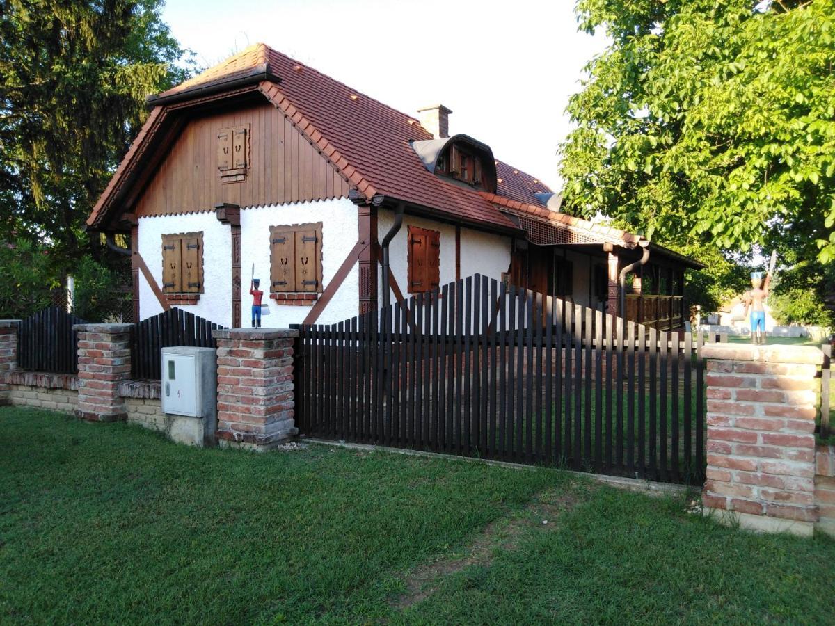 Umjetnicka Etno Kuca Luka Apartman Podravske Sesvete Kültér fotó